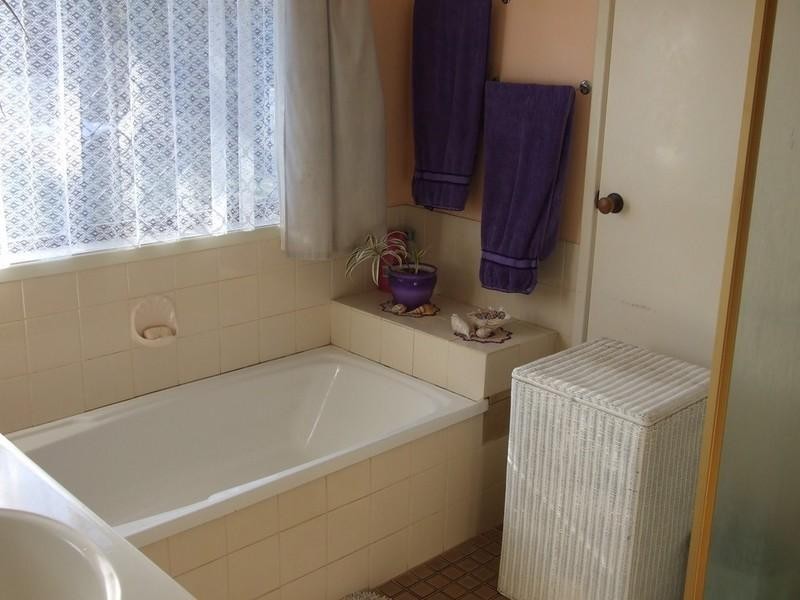 19 Peters Street, Goombungee QLD 4354