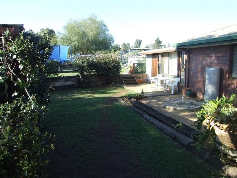 19 Peters Street, Goombungee QLD 4354