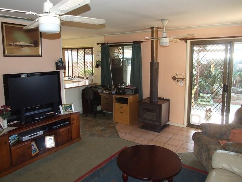 19 Peters Street, Goombungee QLD 4354