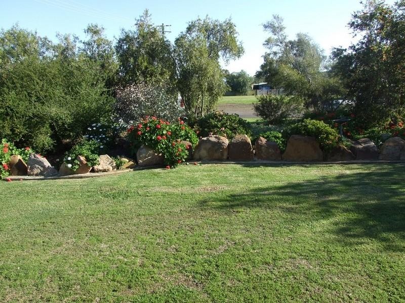 19 Peters Street, Goombungee QLD 4354