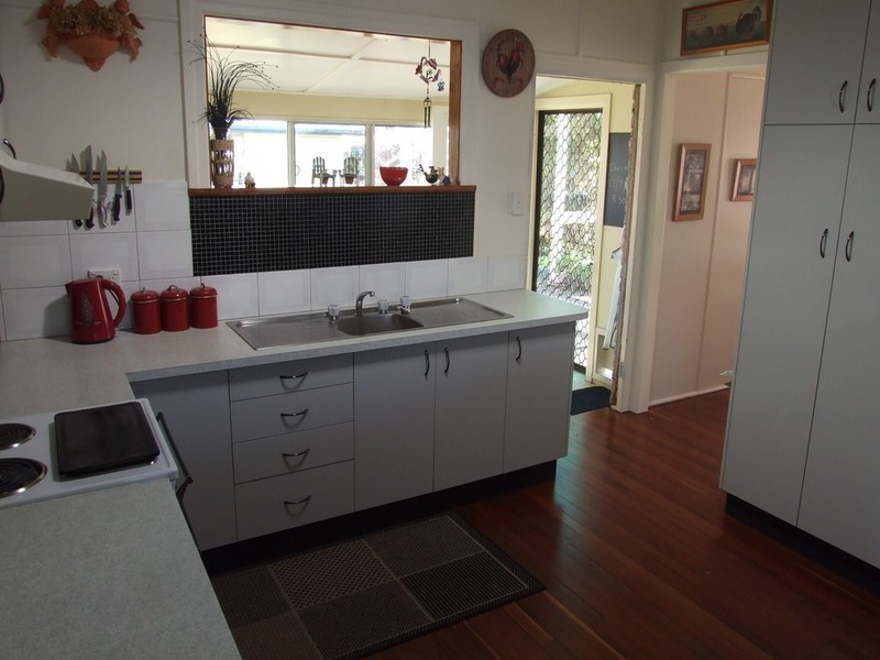 32 James Street, Crows Nest QLD 4355