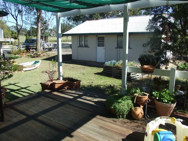 32 James Street, Crows Nest QLD 4355