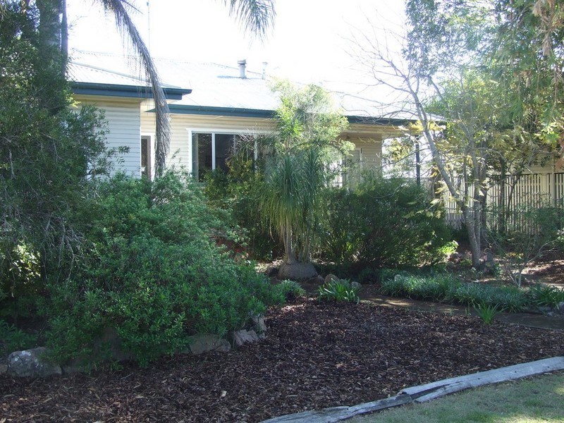 32 James Street, Crows Nest QLD 4355