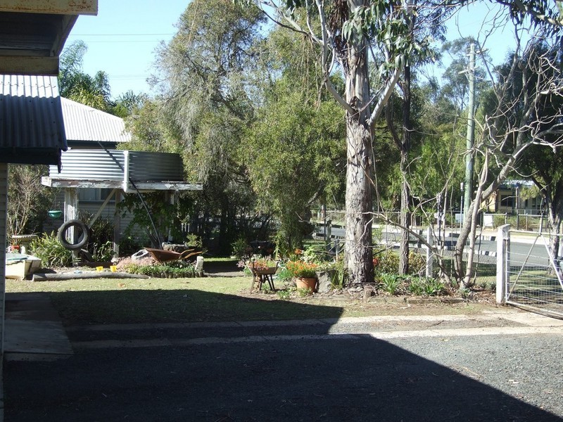 32 James Street, Crows Nest QLD 4355