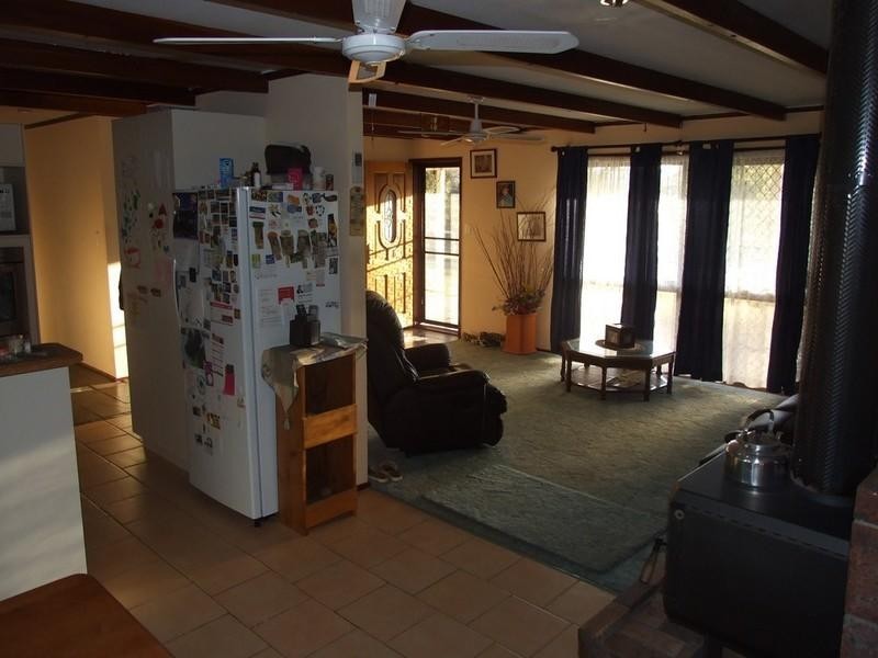 6891 New England Highway, Crows Nest QLD 4355