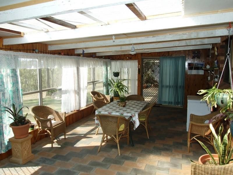 6891 New England Highway, Crows Nest QLD 4355