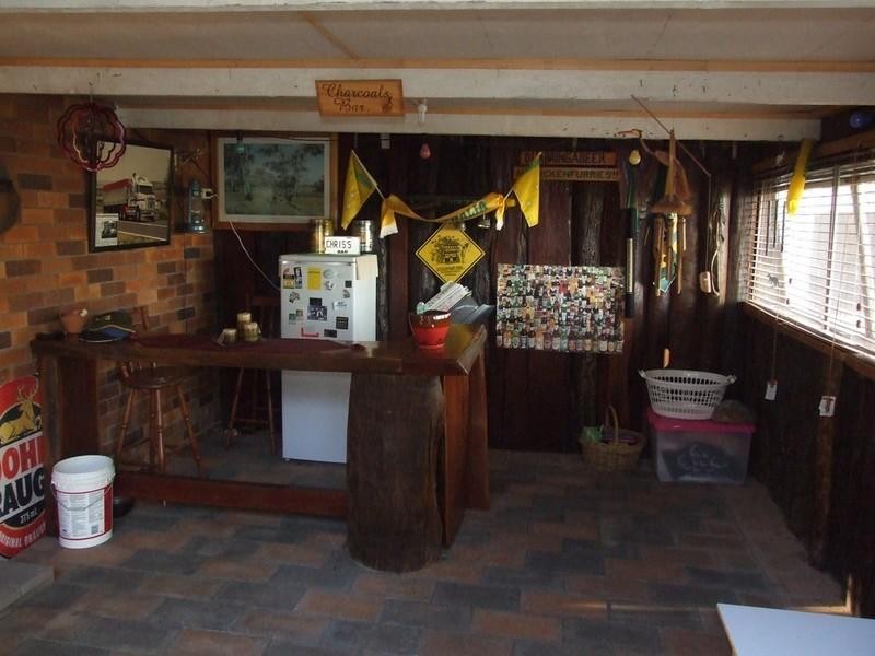 6891 New England Highway, Crows Nest QLD 4355