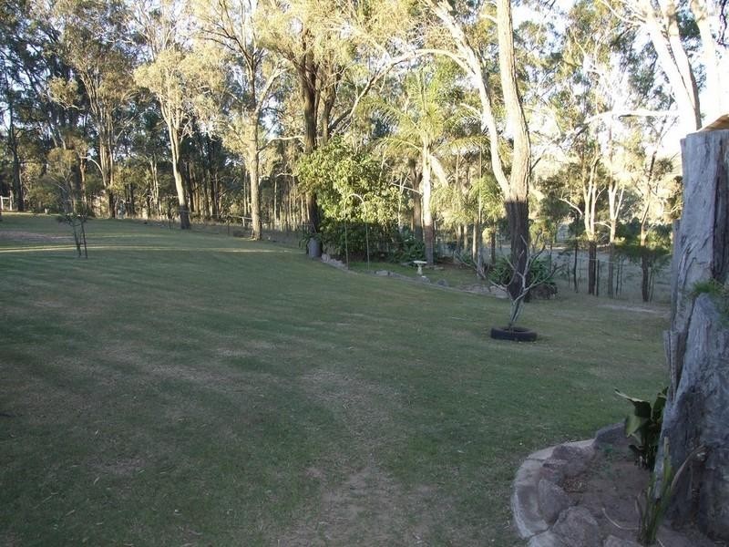 6891 New England Highway, Crows Nest QLD 4355