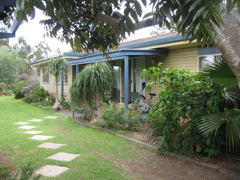 15 Edward Street, Goombungee QLD 4354