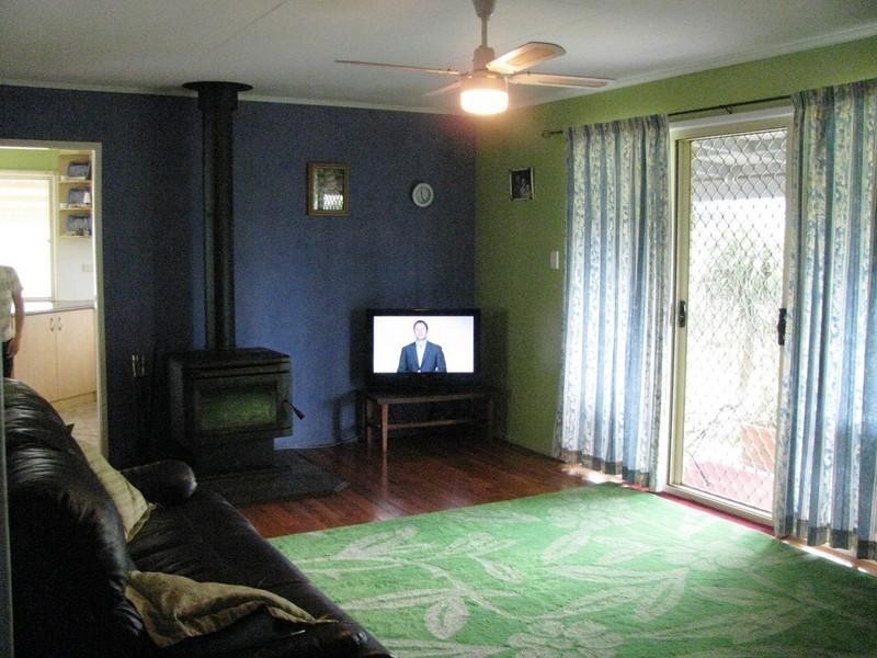 15 Edward Street, Goombungee QLD 4354