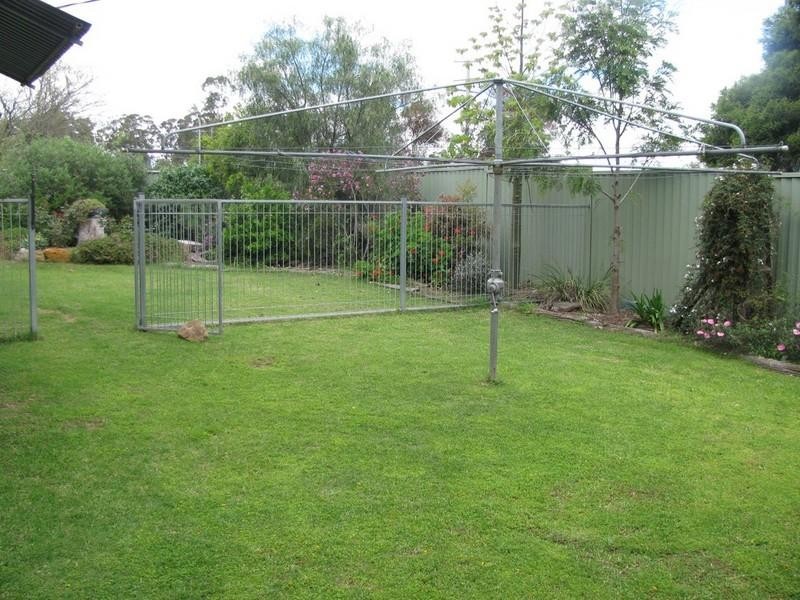 15 Edward Street, Goombungee QLD 4354