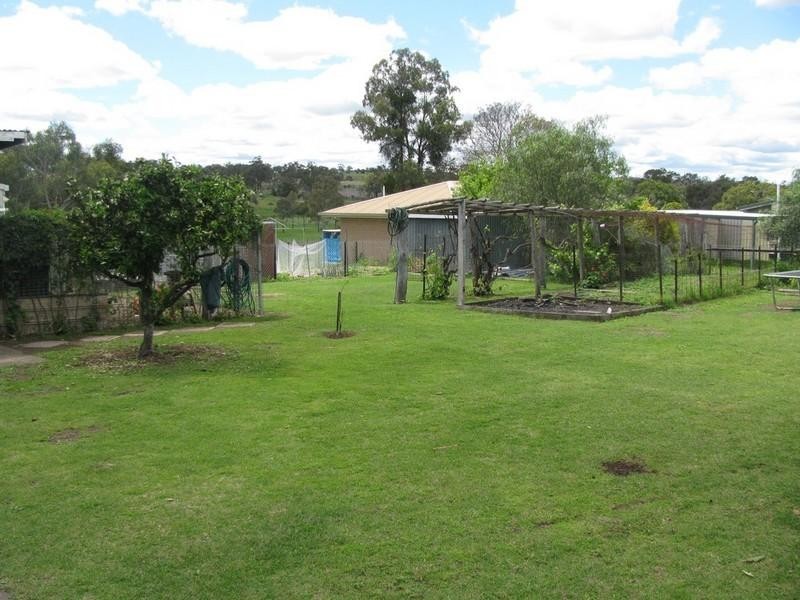 15 Edward Street, Goombungee QLD 4354