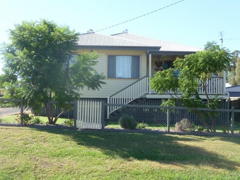 106 Mocatta Street, Goombungee QLD 4354