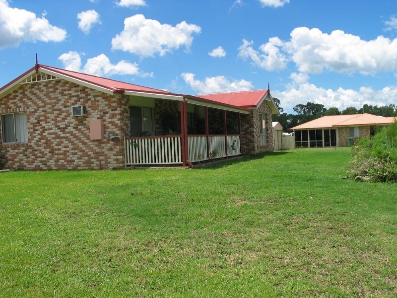 8 Devoncourt Road, Crows Nest QLD 4355