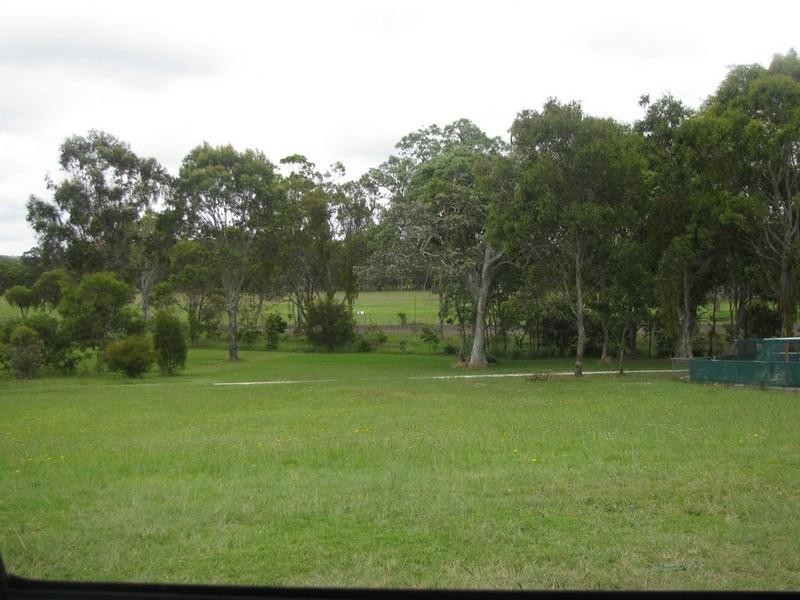 5 Parkland Drive, Crows Nest QLD 4355