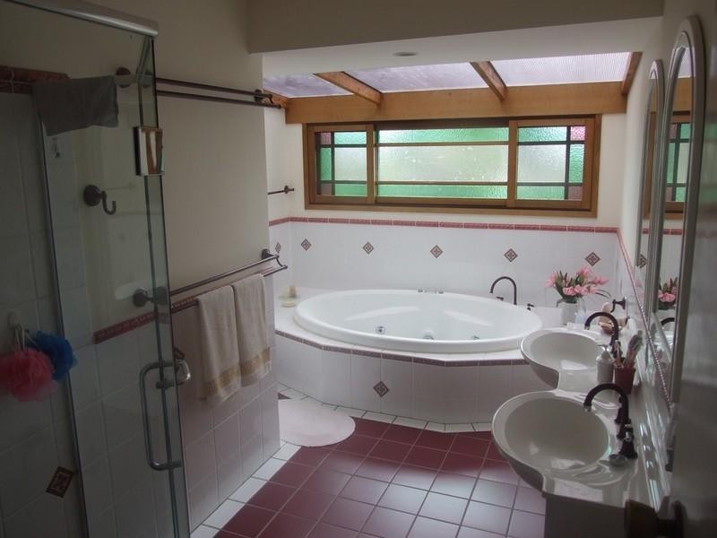 28 Railway Terrace, Crows Nest QLD 4355