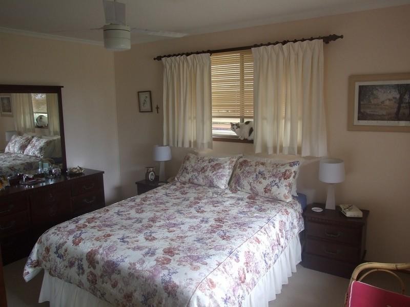 28 Railway Terrace, Crows Nest QLD 4355