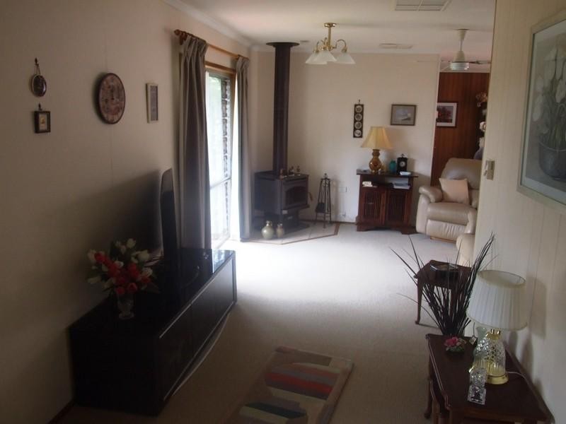 28 Railway Terrace, Crows Nest QLD 4355