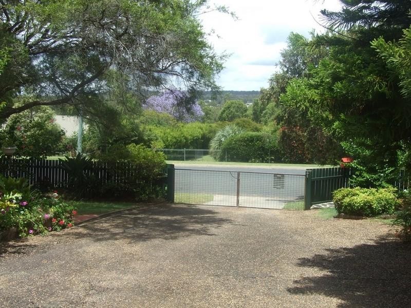 28 Railway Terrace, Crows Nest QLD 4355