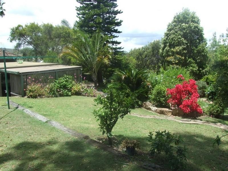 28 Railway Terrace, Crows Nest QLD 4355