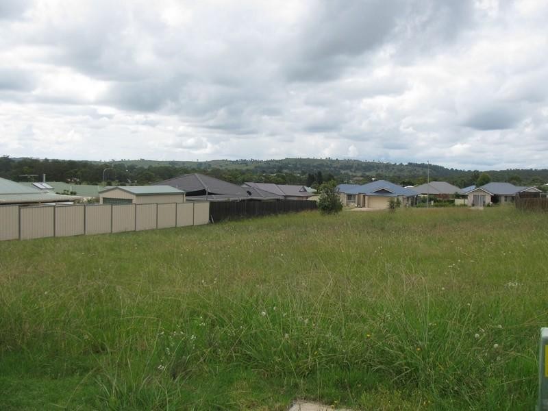 14 Naomi Drive, Crows Nest QLD 4355