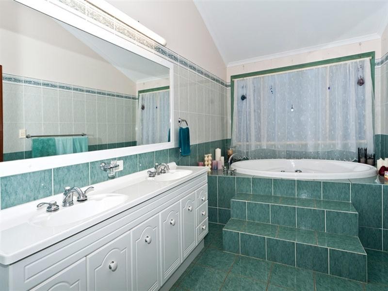 119 Murphy Road, Ravensbourne QLD 4352