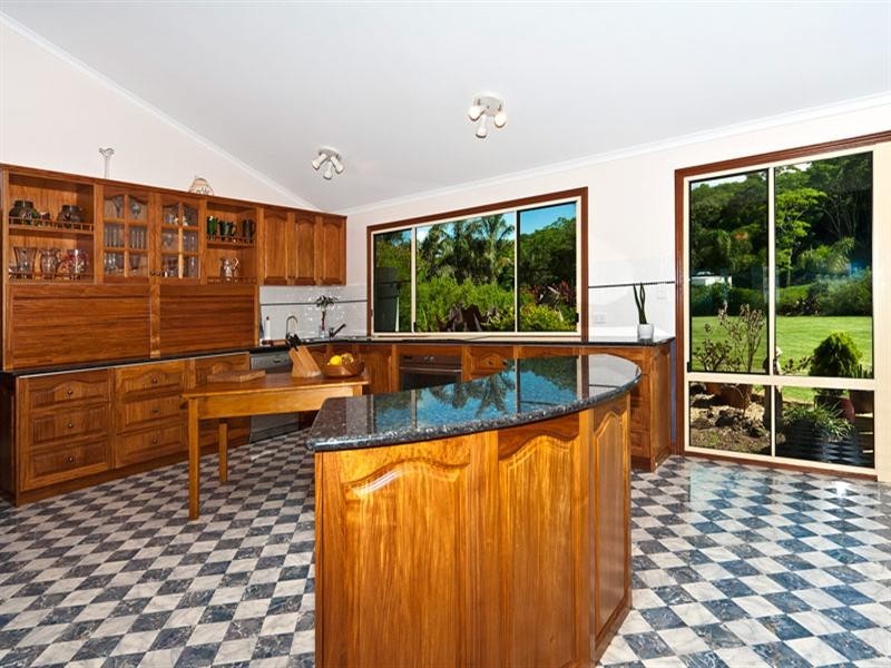 119 Murphy Road, Ravensbourne QLD 4352