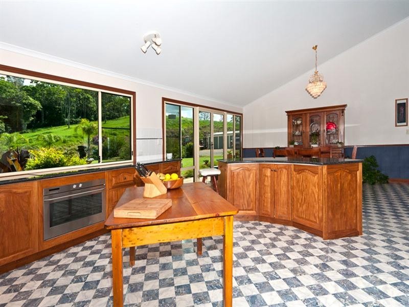 119 Murphy Road, Ravensbourne QLD 4352