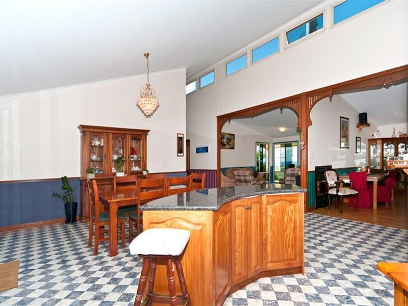 119 Murphy Road, Ravensbourne QLD 4352