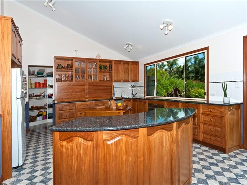 119 Murphy Road, Ravensbourne QLD 4352