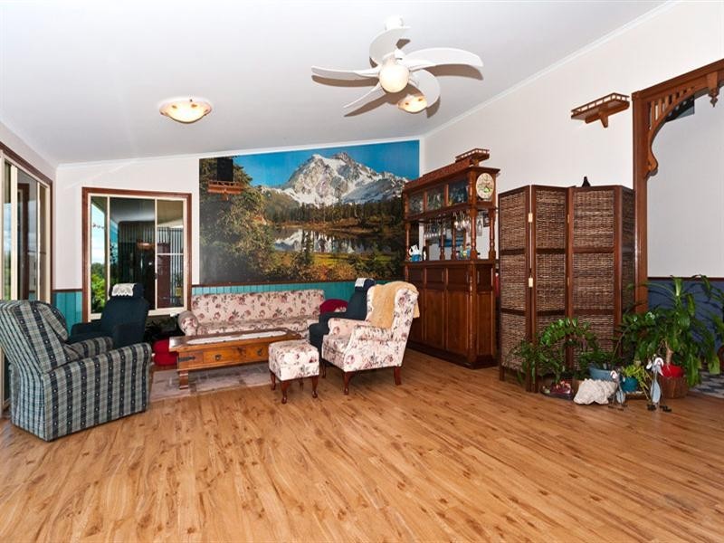 119 Murphy Road, Ravensbourne QLD 4352