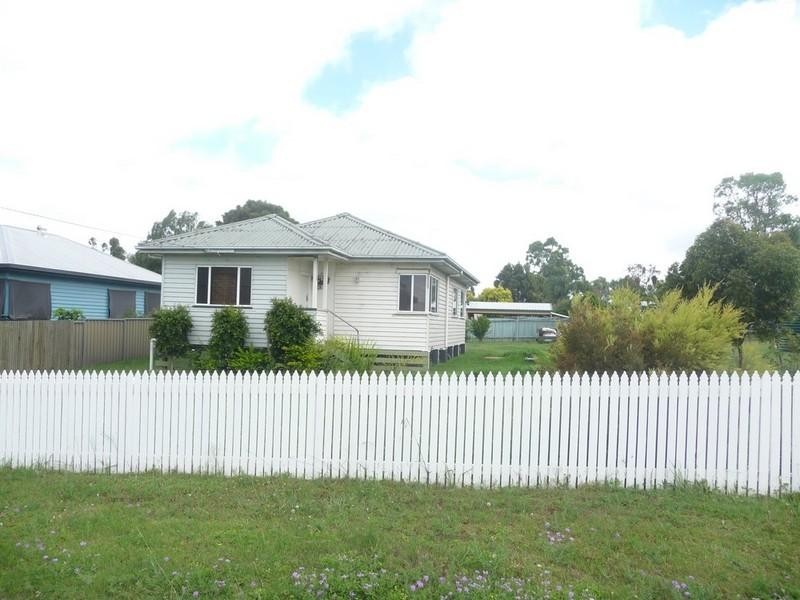 17 Victoria Street, Goombungee QLD 4354