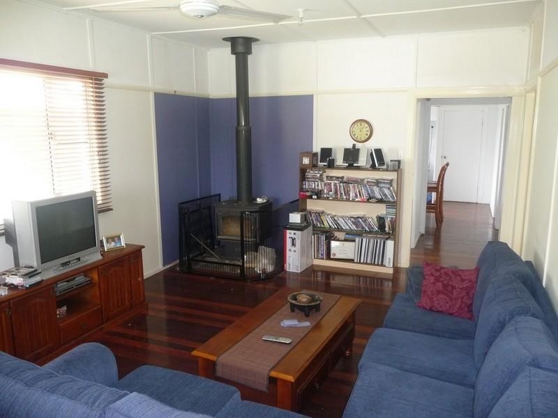 17 Victoria Street, Goombungee QLD 4354