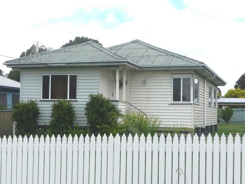 17 Victoria Street, Goombungee QLD 4354