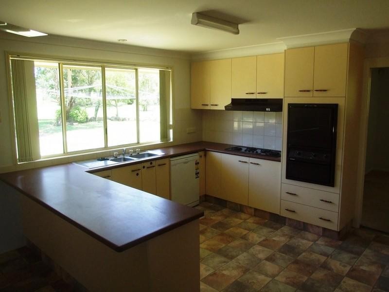 57 Albert Street, Crows Nest QLD 4355