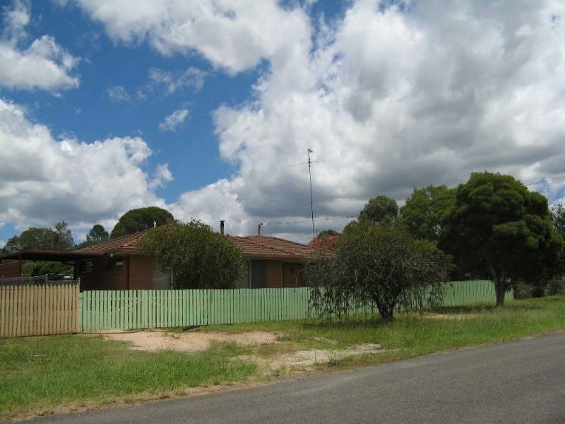 11 Grace Street, Crows Nest QLD 4355