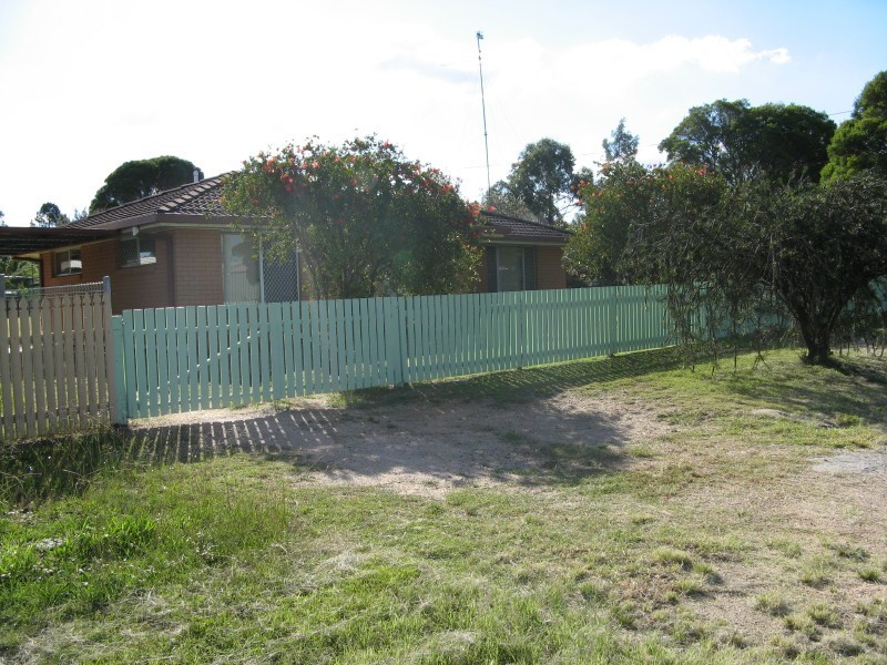 11 Grace Street, Crows Nest QLD 4355