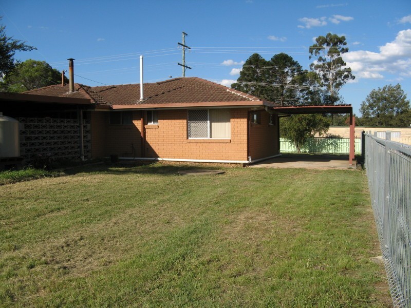 11 Grace Street, Crows Nest QLD 4355