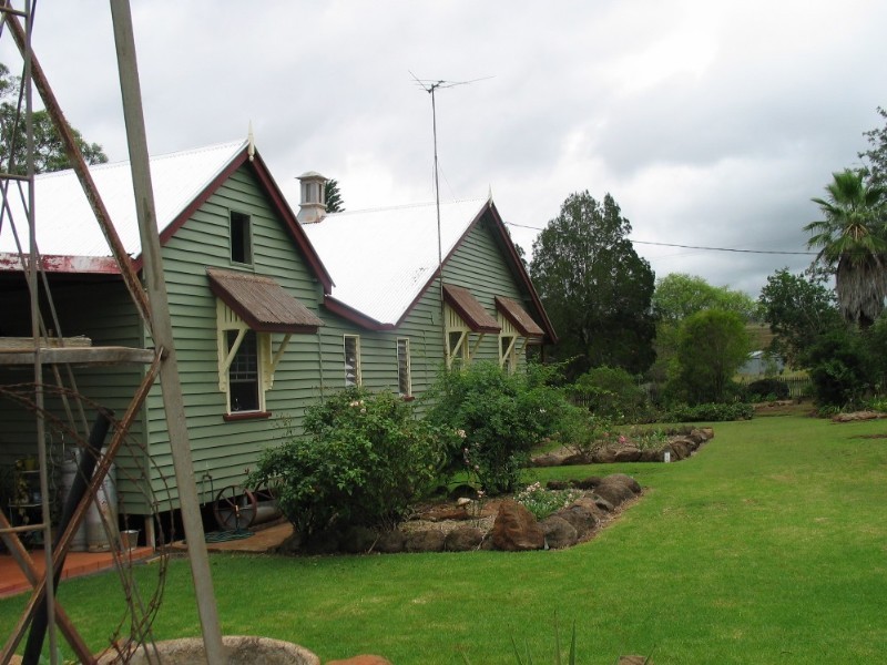 327 Haden Peranga Road, Haden QLD 4353