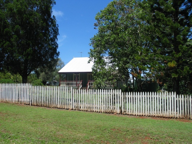 327 Haden Peranga Road, Haden QLD 4353