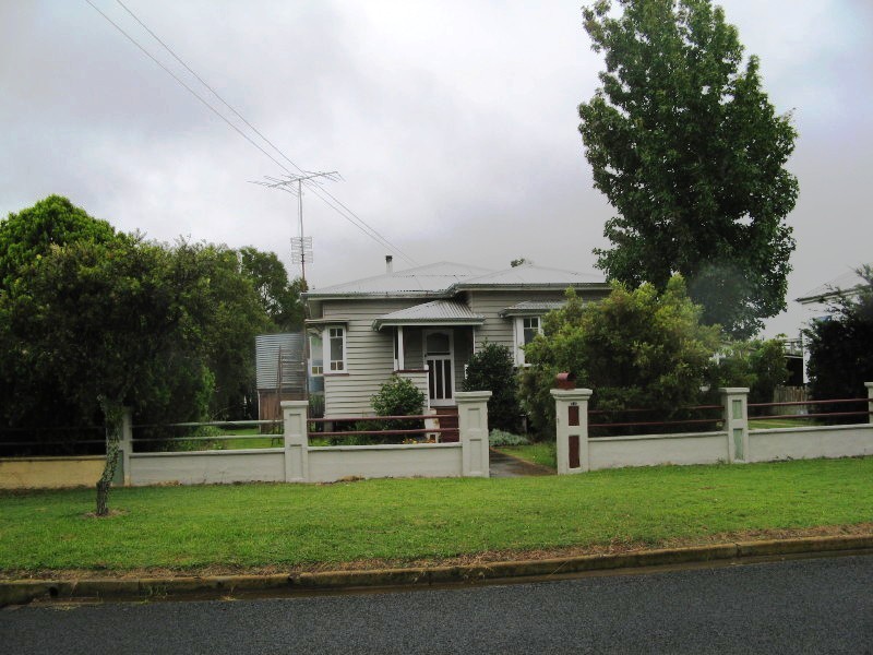 12 Nolan Street, Crows Nest QLD 4355