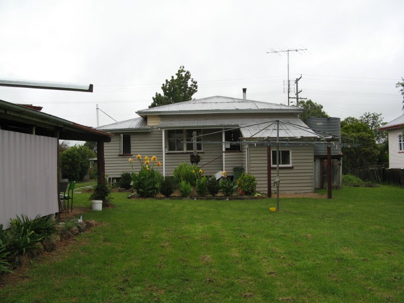 12 Nolan Street, Crows Nest QLD 4355