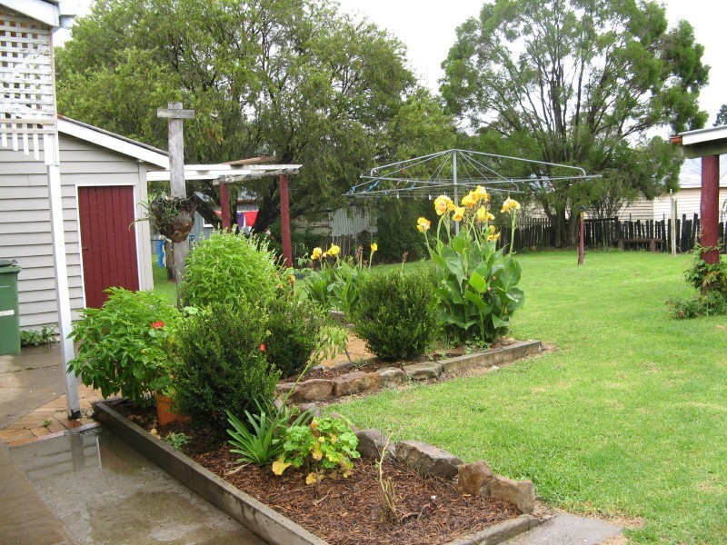 12 Nolan Street, Crows Nest QLD 4355