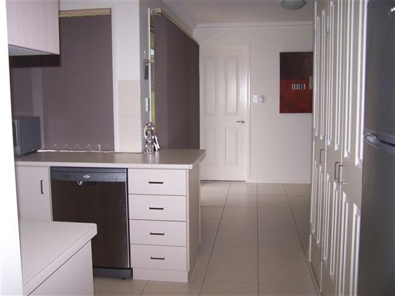 6 Vicky Avenue, Crows Nest QLD 4355