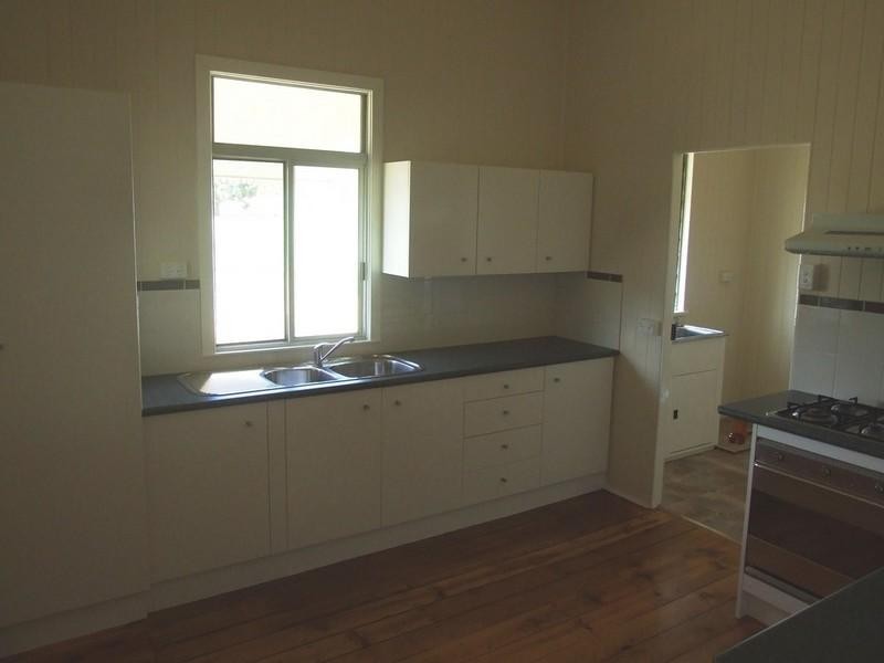 26 Mocatta Street, Goombungee QLD 4354