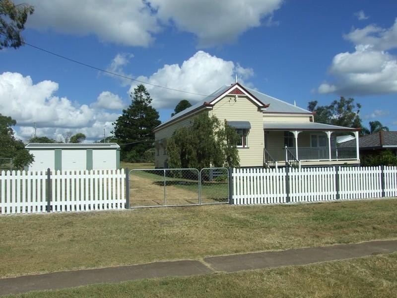 26 Mocatta Street, Goombungee QLD 4354