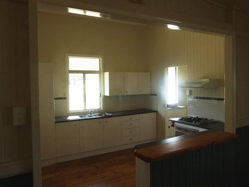 26 Mocatta Street, Goombungee QLD 4354