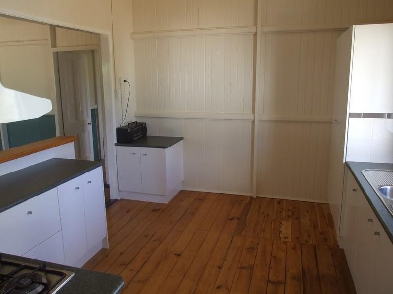 26 Mocatta Street, Goombungee QLD 4354