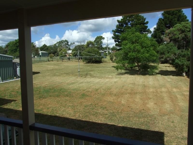 26 Mocatta Street, Goombungee QLD 4354