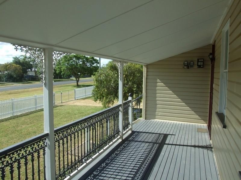26 Mocatta Street, Goombungee QLD 4354